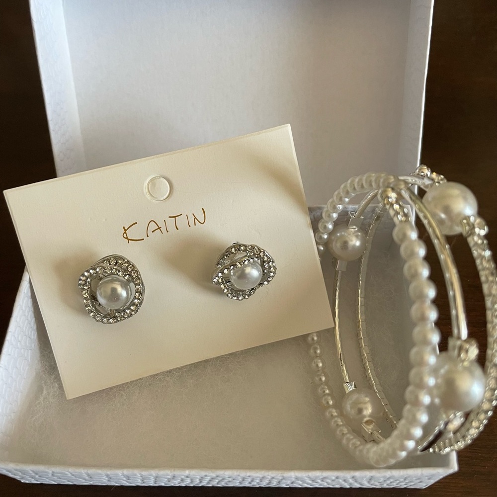 Earring/ bracelet combo